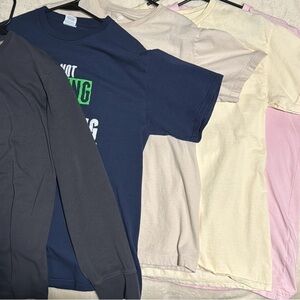 Bundle of 5 Men’s medium size short and long sleeve tshirts…varies brands..